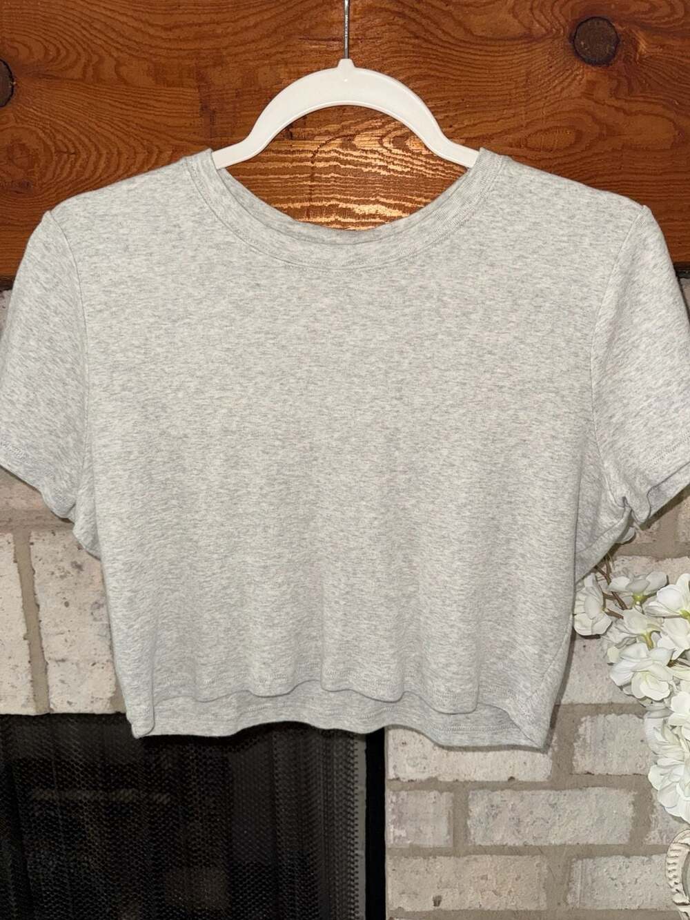 Hollister Heather Gray Short Sleeve Crop girls xl ladies xs